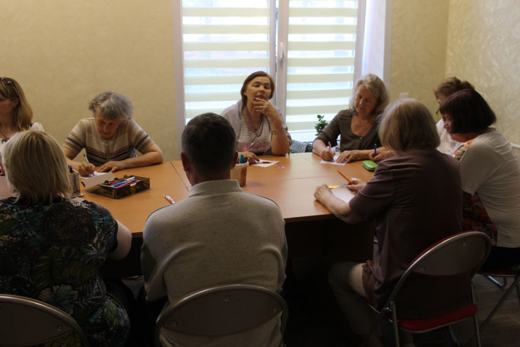 Школа родственников Быть хорошей для себя: участники