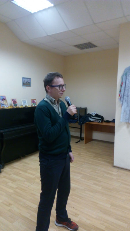 Вадецкий Андрей исполняет свой творческий номер